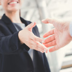 pic-leadership-handshake